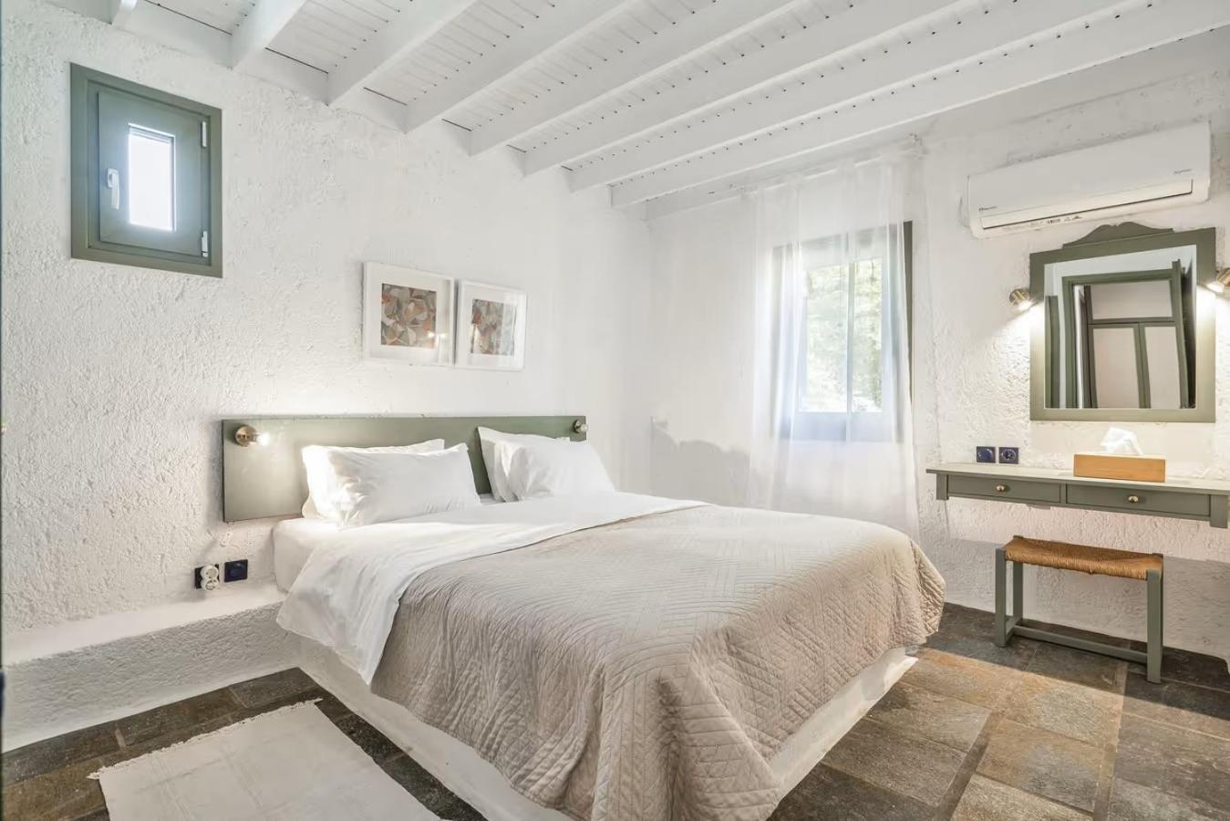 Niriides Resort Gíthio Kültér fotó